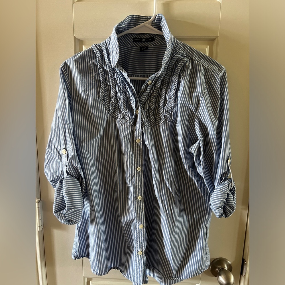 Gap shirt